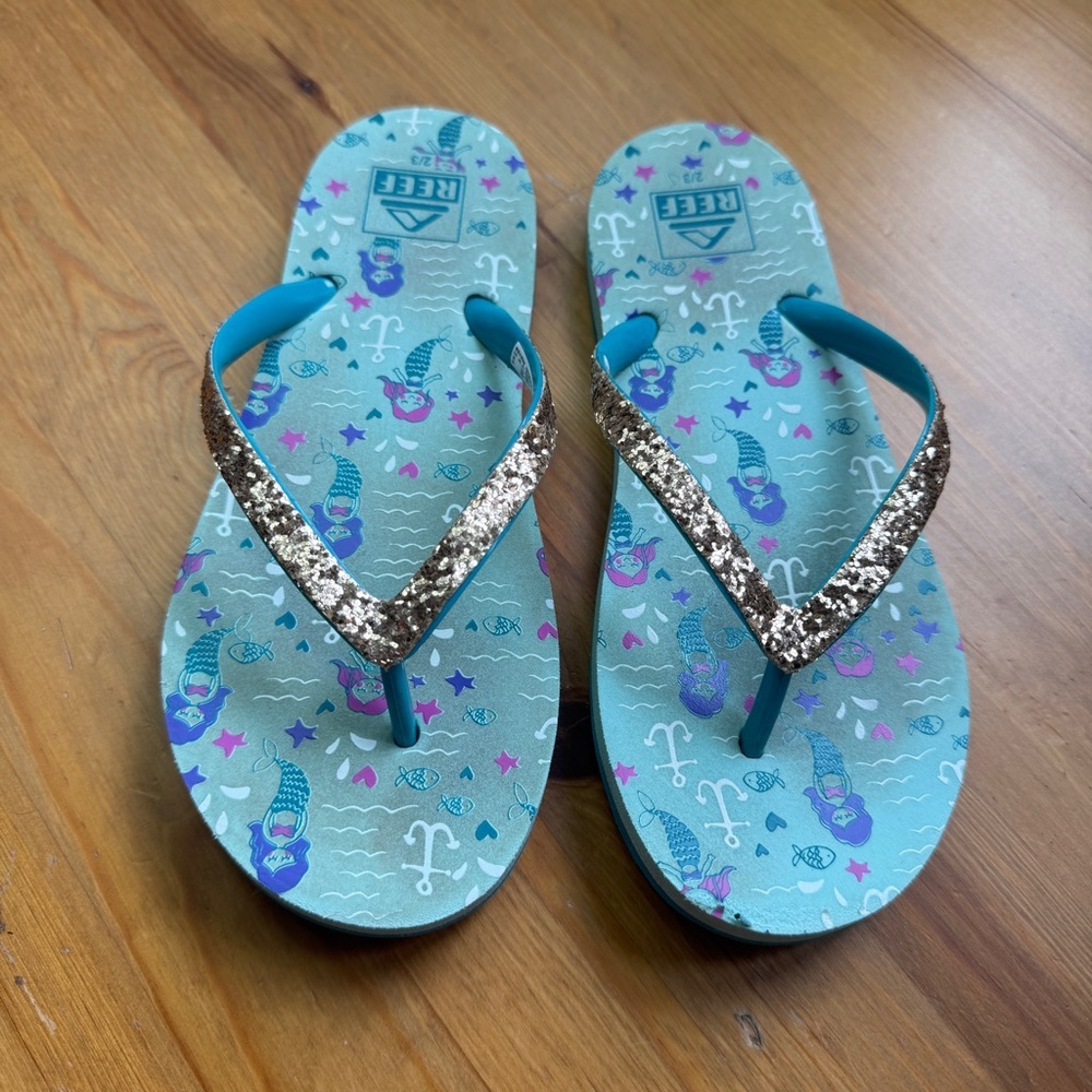 Reef mermaid flip flops size 2/3